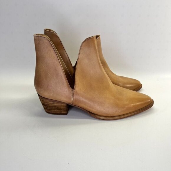 Free People Charm Double V Ankle Boot for Women Size 40 in Tan Leather Urban - Picture 3 of 10